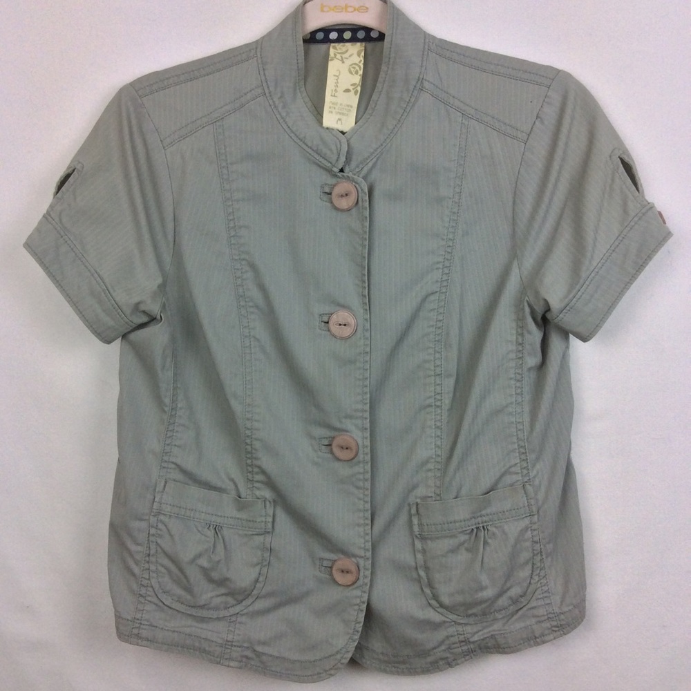 Fossil Cropped, Short Sleeve Buttoned Jacket.